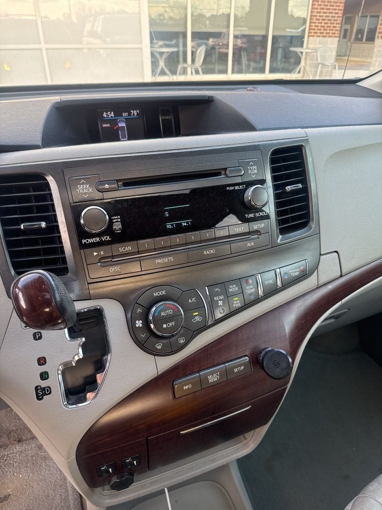 2013 Toyota Sienna XLE