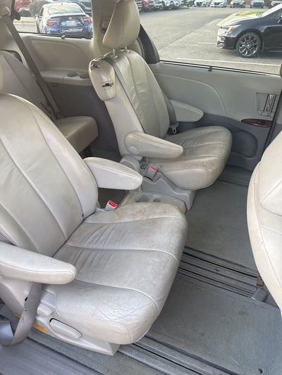 2013 Toyota Sienna XLE