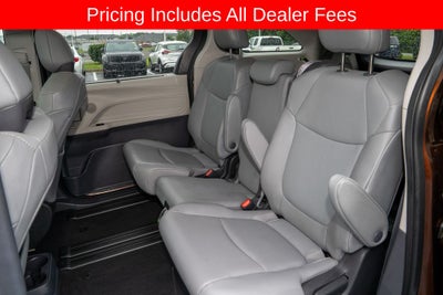 2022 Toyota Sienna XLE 8 Passenger