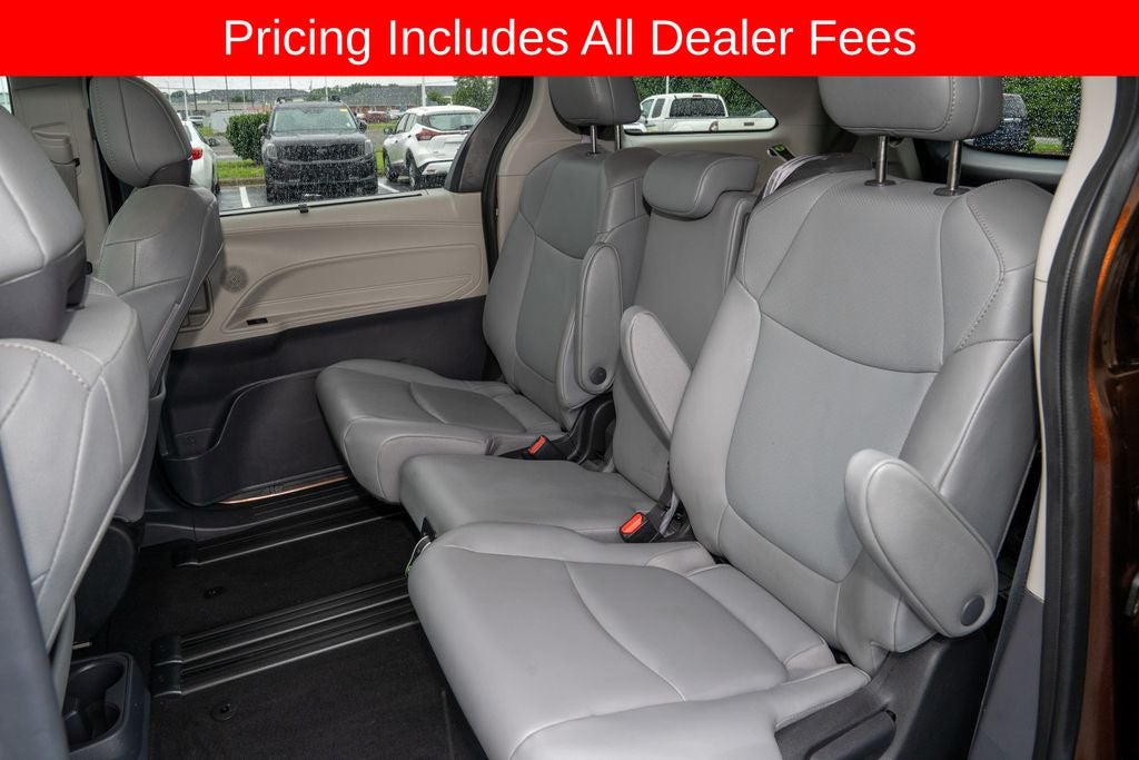 2022 Toyota Sienna XLE 8 Passenger