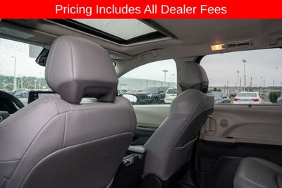 2022 Toyota Sienna XLE 8 Passenger