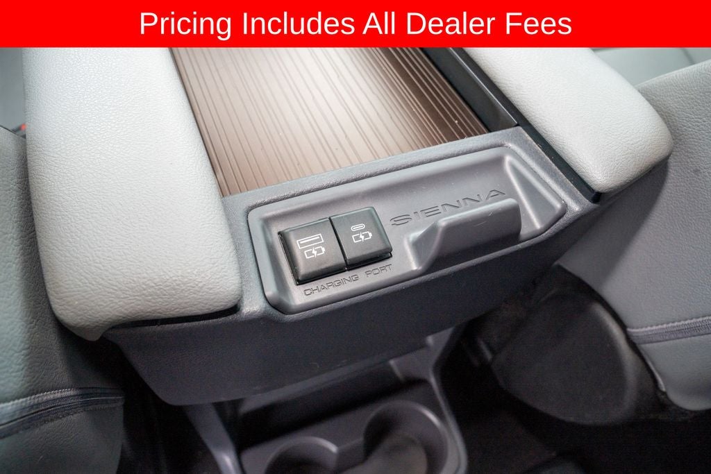 2022 Toyota Sienna XLE 8 Passenger
