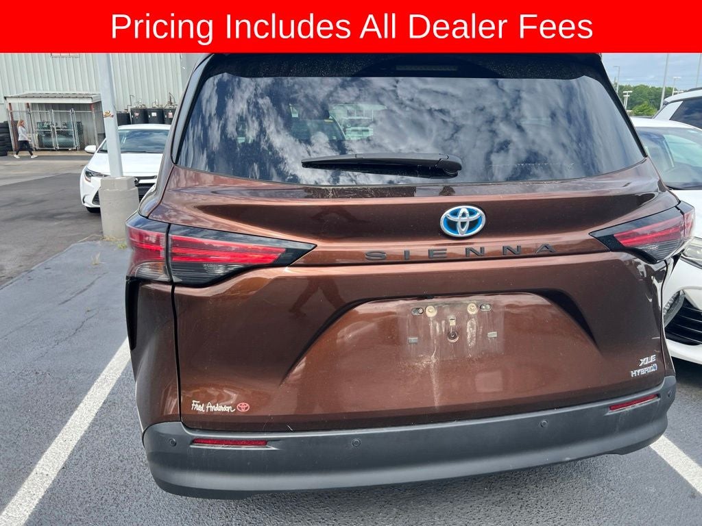 2022 Toyota Sienna XLE 8 Passenger