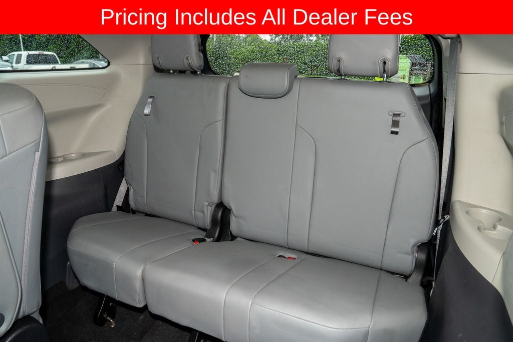 2022 Toyota Sienna XLE 8 Passenger