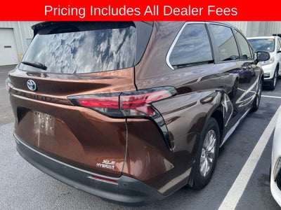 2022 Toyota Sienna XLE 8 Passenger