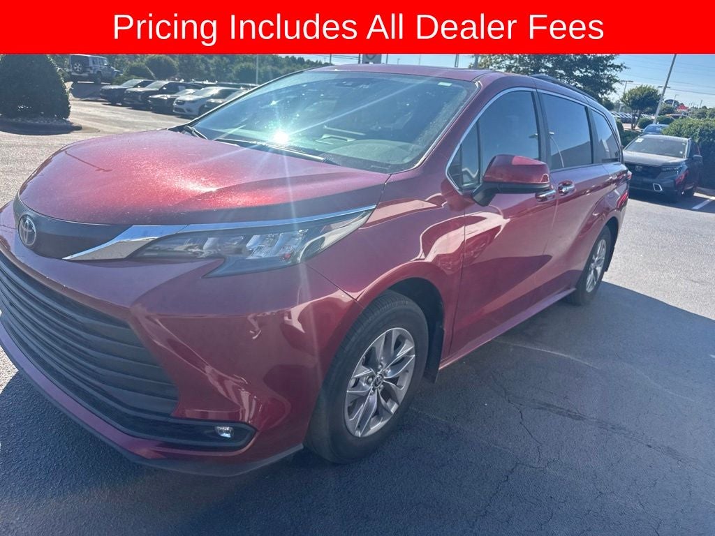 2025 Toyota Sienna XLE 8 Passenger