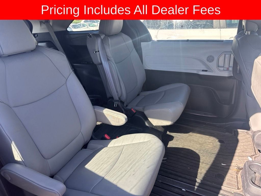 2025 Toyota Sienna XLE 8 Passenger