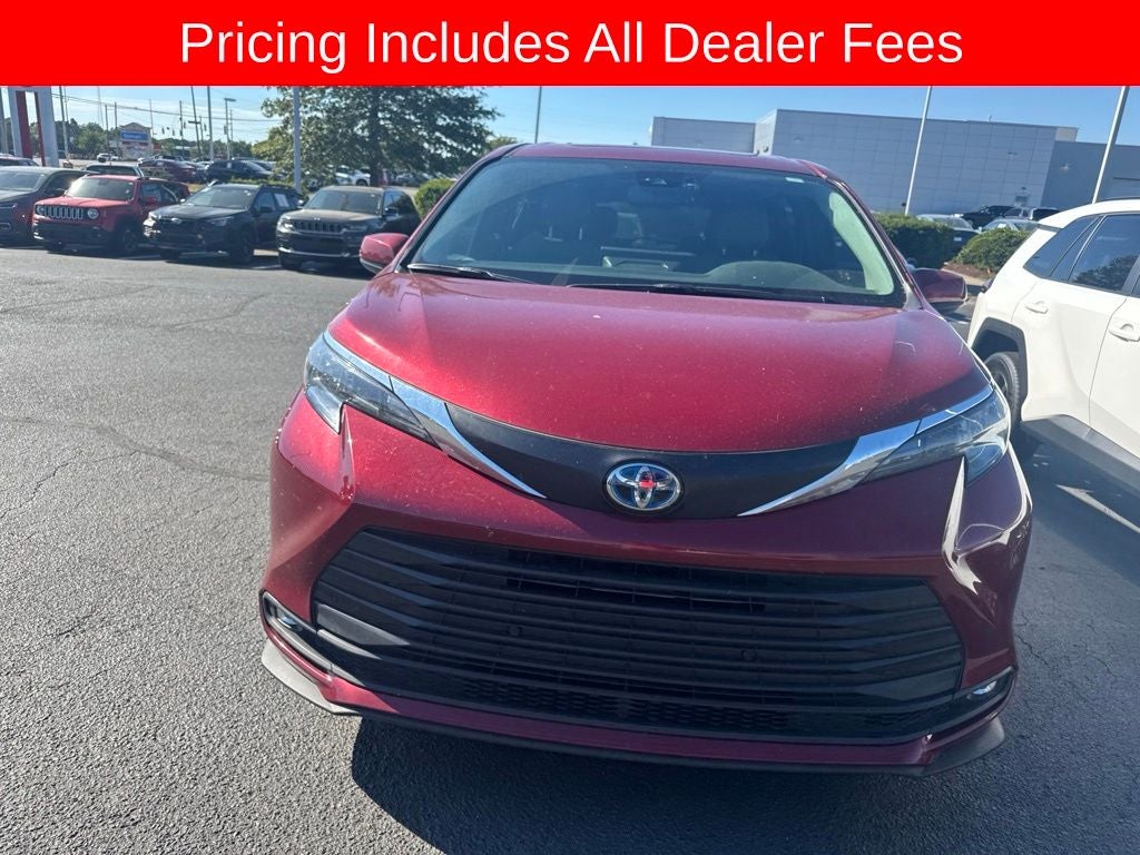 2025 Toyota Sienna XLE 8 Passenger