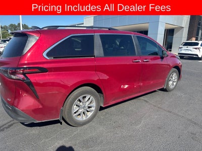 2025 Toyota Sienna XLE 8 Passenger