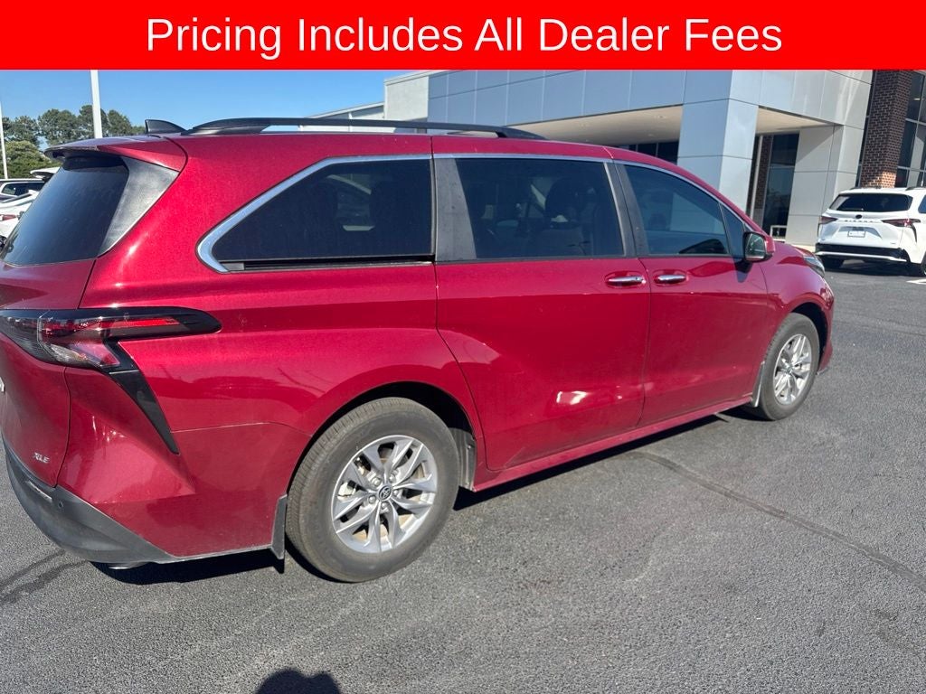 2025 Toyota Sienna XLE 8 Passenger