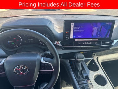 2025 Toyota Sienna XLE 8 Passenger