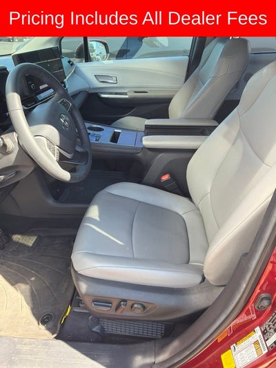 2025 Toyota Sienna XLE 8 Passenger