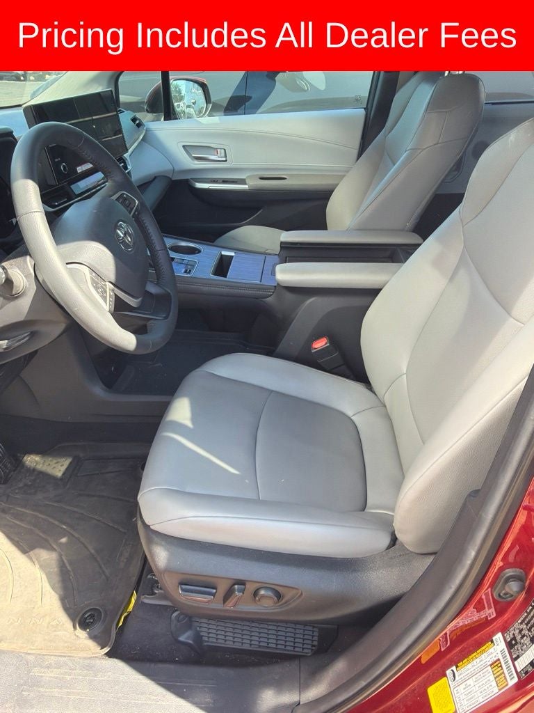 2025 Toyota Sienna XLE 8 Passenger