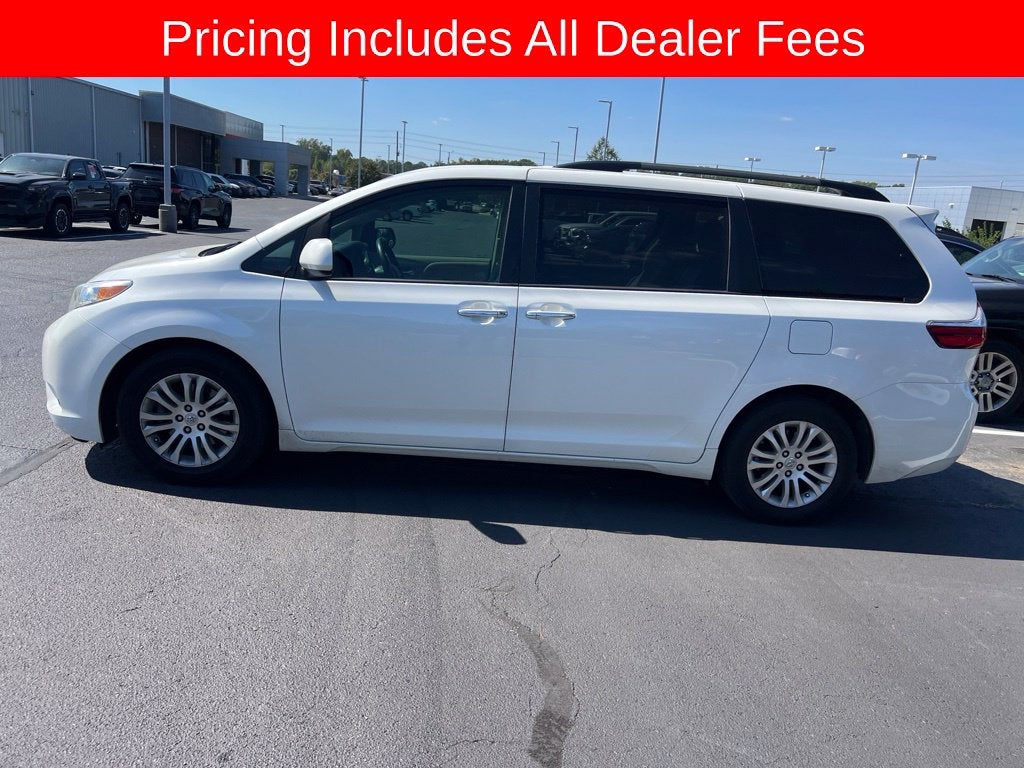 2017 Toyota Sienna XLE 8 Passenger