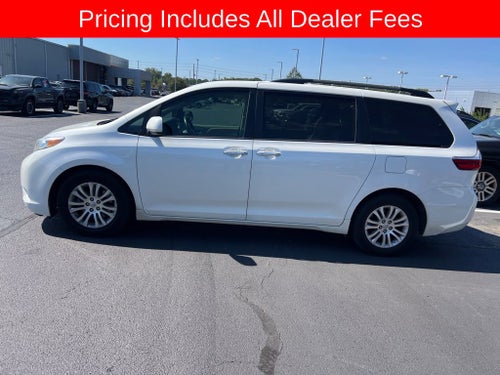 2017 Toyota Sienna XLE 8 Passenger