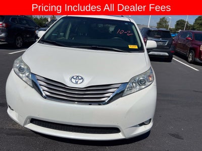 2017 Toyota Sienna XLE 8 Passenger