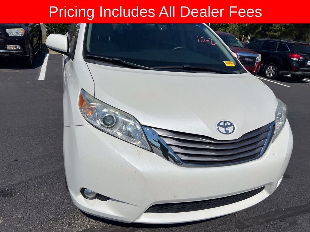 2017 Toyota Sienna XLE 8 Passenger