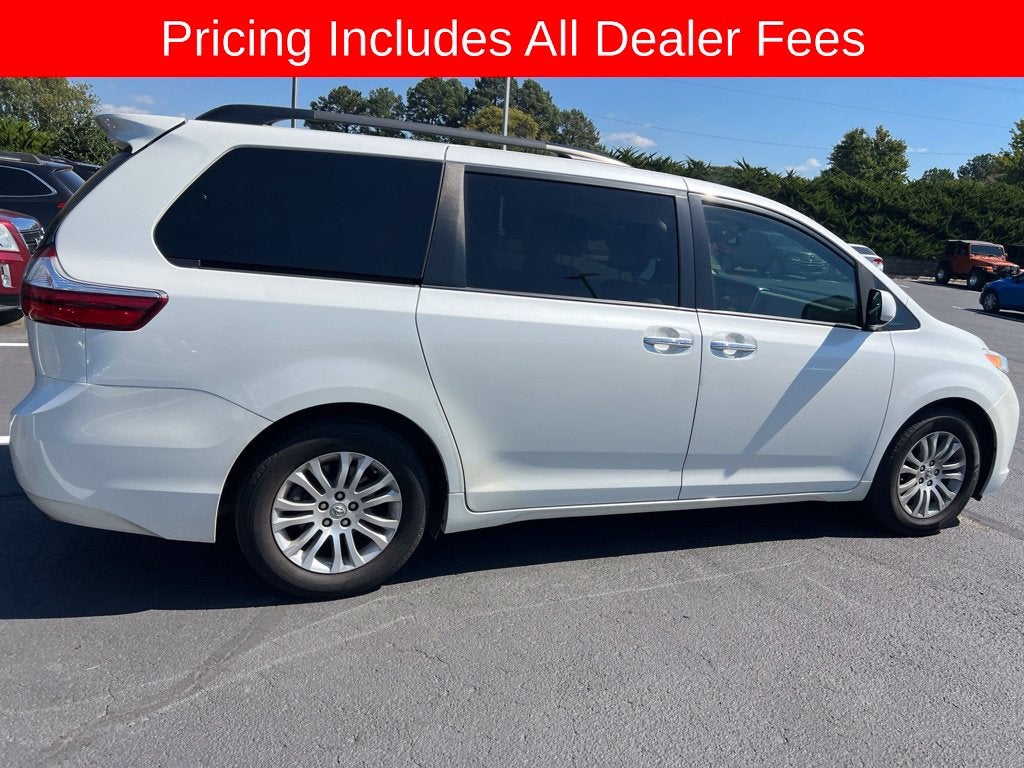 2017 Toyota Sienna XLE 8 Passenger