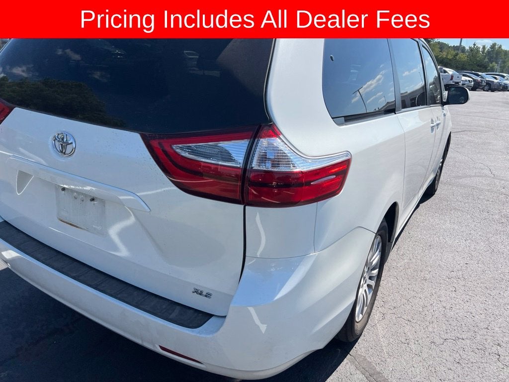 2017 Toyota Sienna XLE 8 Passenger