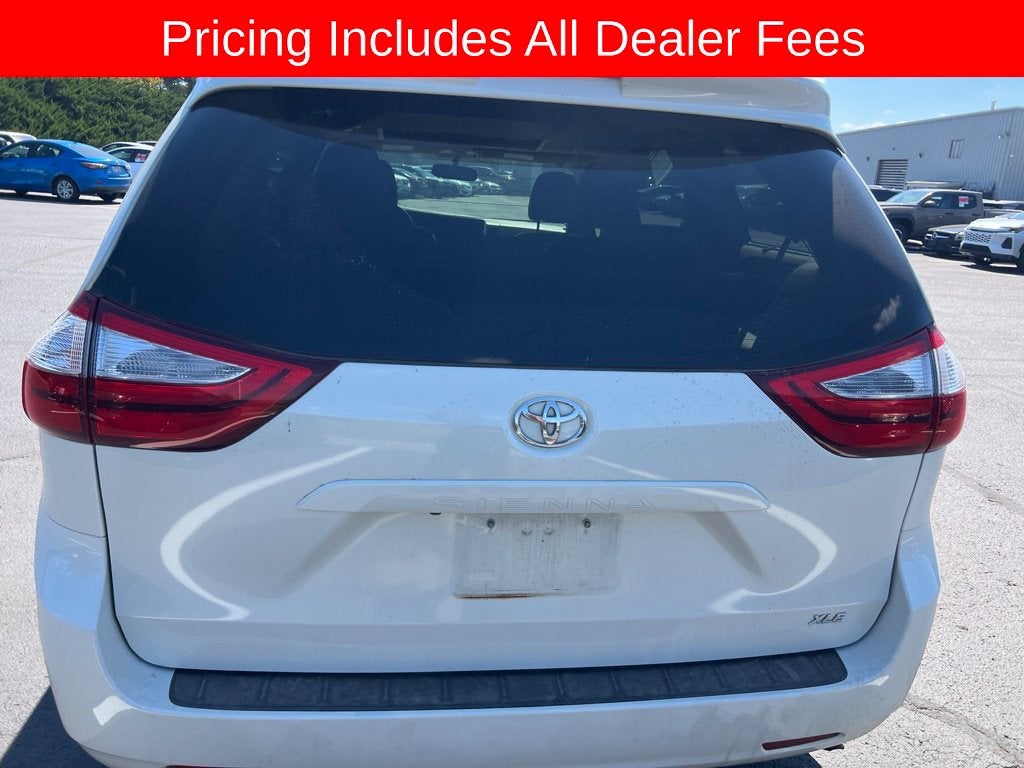 2017 Toyota Sienna XLE 8 Passenger
