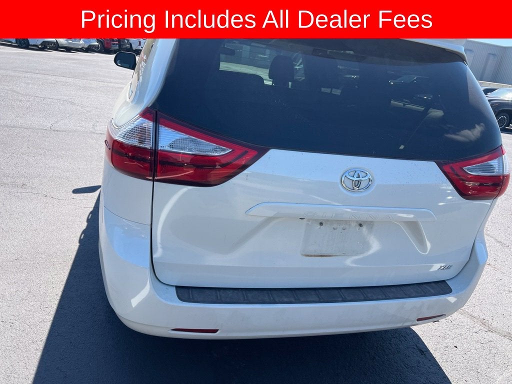 2017 Toyota Sienna XLE 8 Passenger