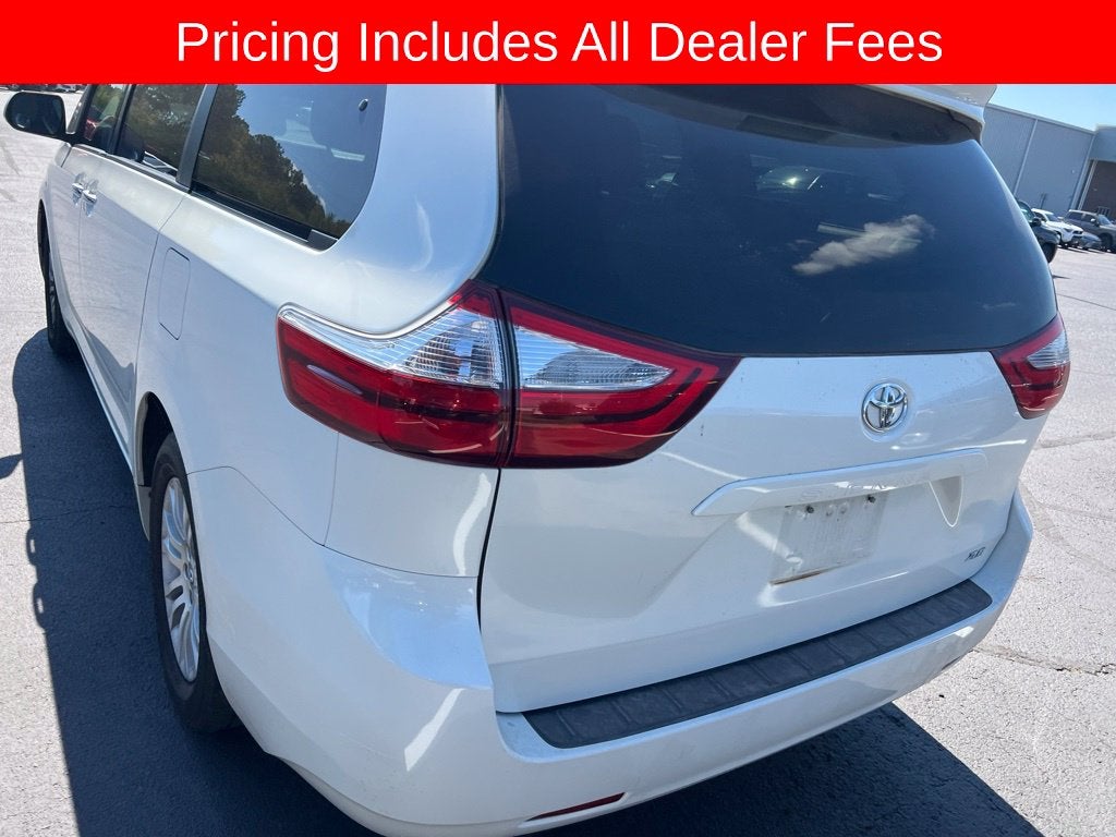 2017 Toyota Sienna XLE 8 Passenger