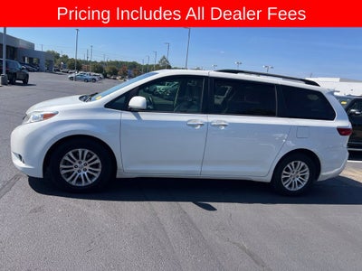 2017 Toyota Sienna XLE 8 Passenger
