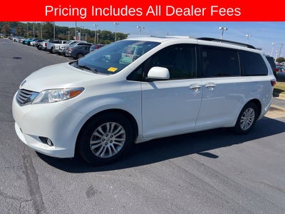 2017 Toyota Sienna XLE 8 Passenger