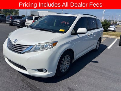 2017 Toyota Sienna XLE 8 Passenger