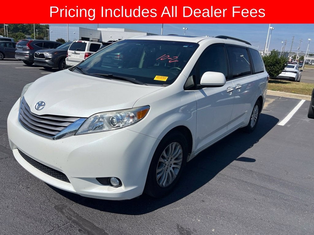 2017 Toyota Sienna XLE 8 Passenger