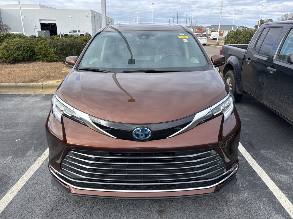 2024 Toyota Sienna Limited 7 Passenger