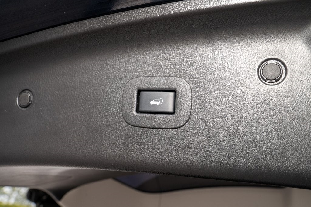 2022 INFINITI QX80 LUXE