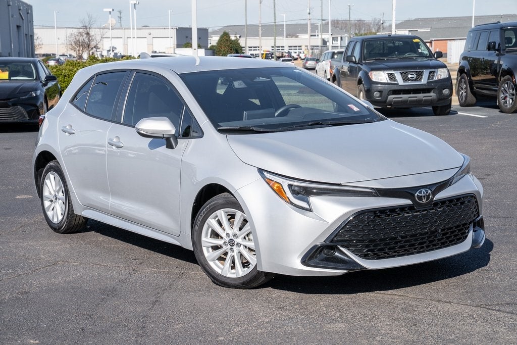 2025 Toyota Corolla Hatchback SE