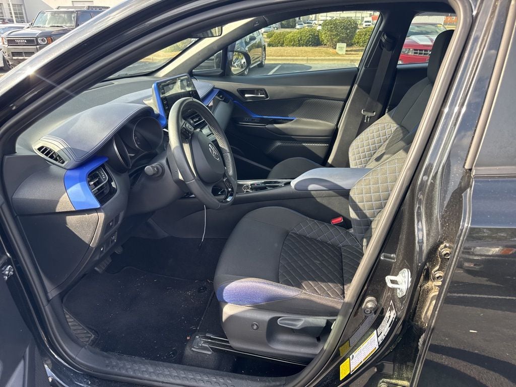 2022 Toyota C-HR XLE