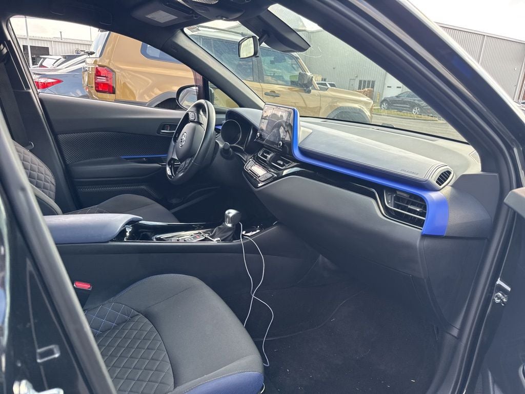 2022 Toyota C-HR XLE