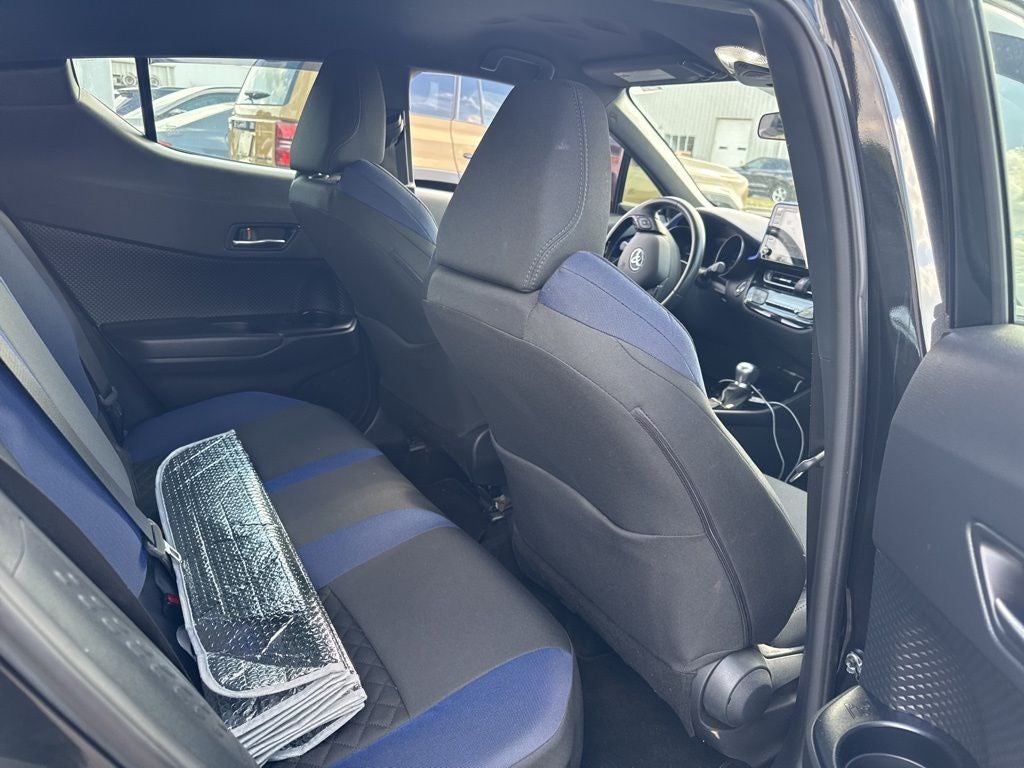 2022 Toyota C-HR XLE