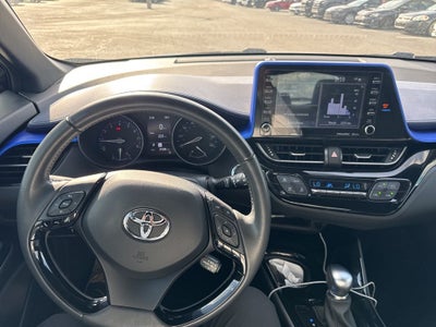 2022 Toyota C-HR XLE