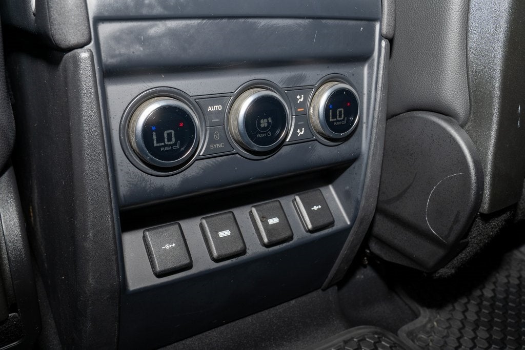 2020 Land Rover Defender 110 SE