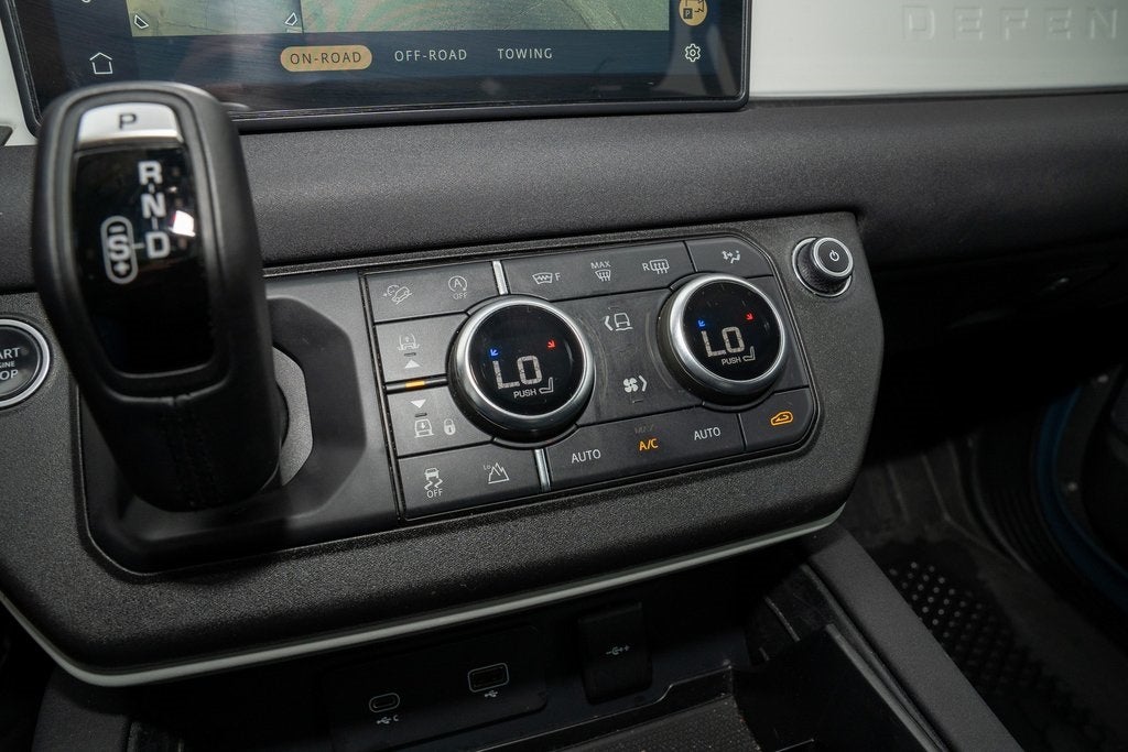 2020 Land Rover Defender 110 SE