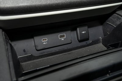 2020 Land Rover Defender 110 SE