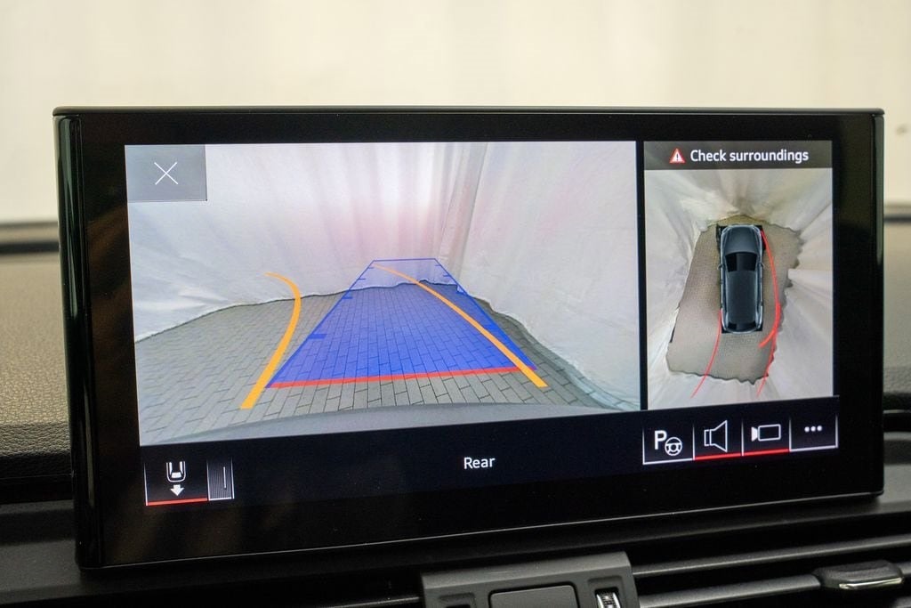 2023 Audi Q5 40 Prestige quattro