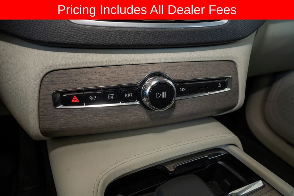 2024 Volvo XC90 B6 Plus Bright Theme